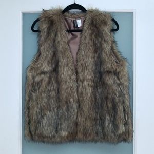 H&M Faux Fur Vest, sz. 12